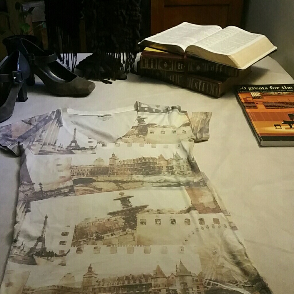 Random world shirt